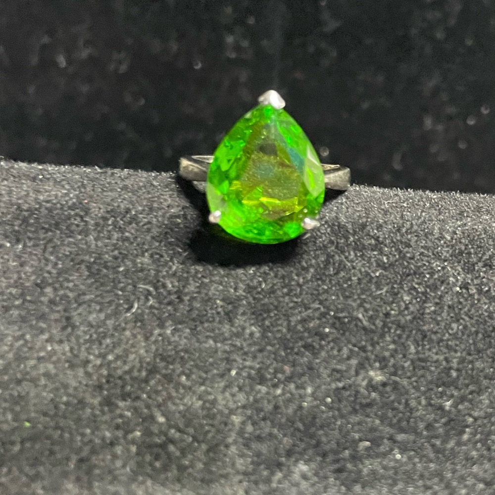 Helenite solitaire in teardrop/pear shape from Stauer 925 Silver Ring size 6